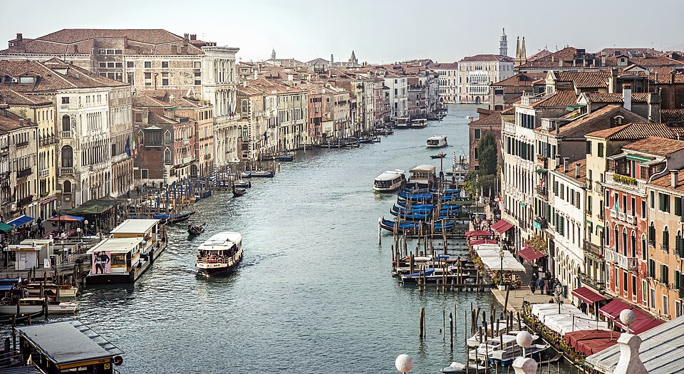 View of the Grand Canal from Rialto to Ca'Foscari